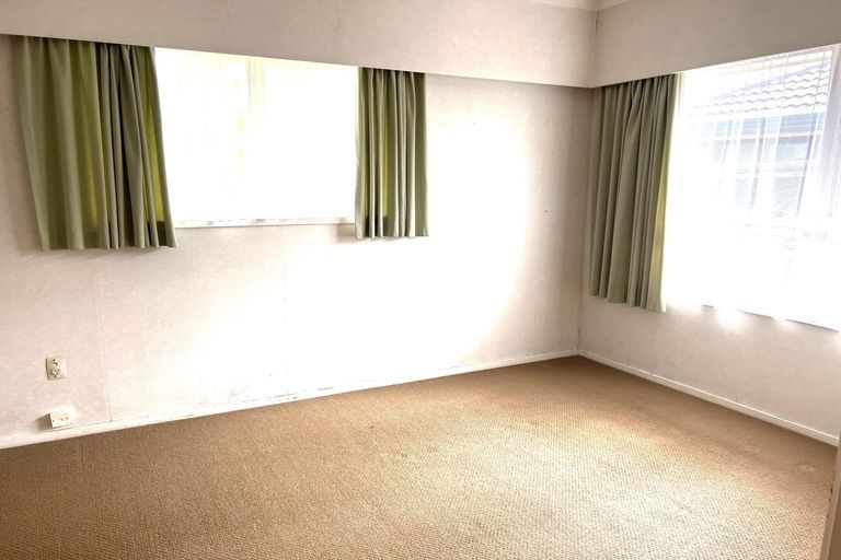 Photo of property in 1/15 Hamilton Road, Papatoetoe, Auckland, 2025
