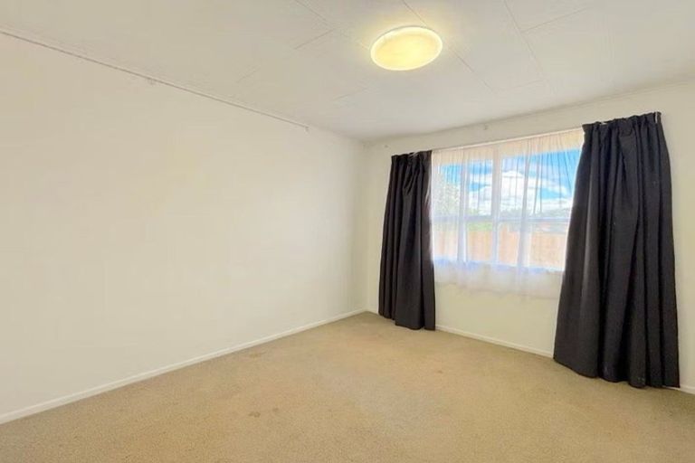 Photo of property in 14 Tranent Road, Mangere, Auckland, 2022