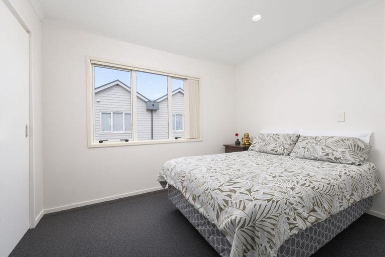 Photo of property in 3/4 Keeling Road, Henderson, Auckland, 0612