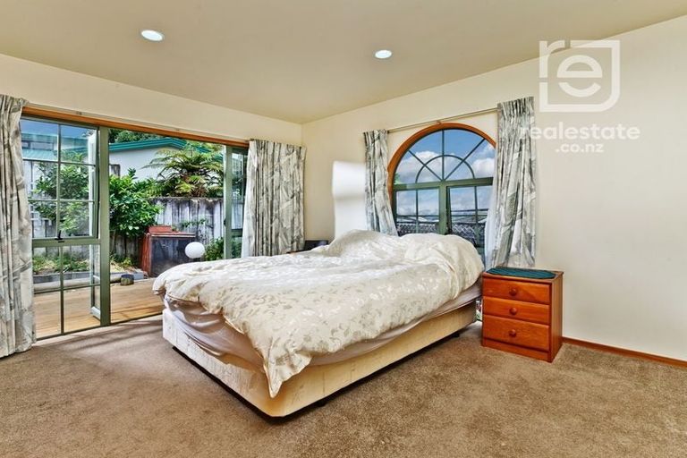 Photo of property in 25 Taroka Close, Pinehill, Auckland, 0632