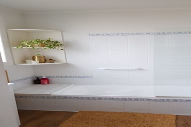 Photo of property in 8 Westburn Terrace, Burnside, Christchurch, 8041