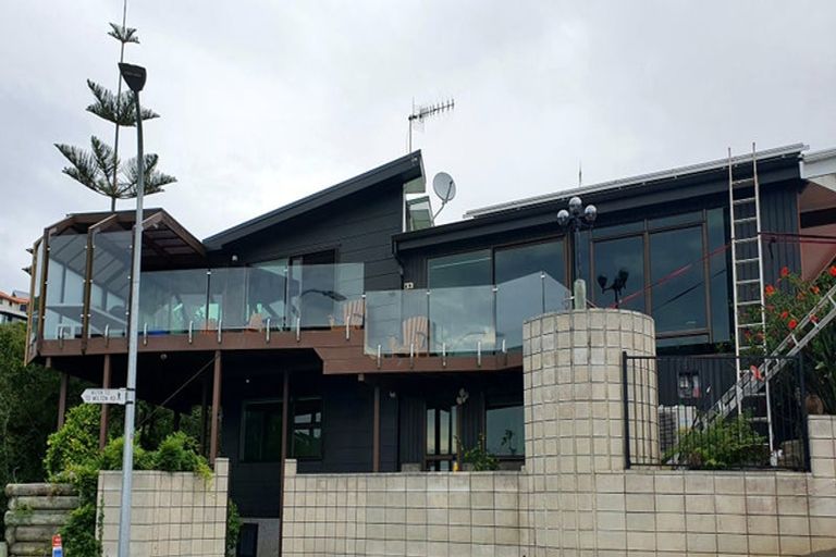 Photo of property in 15 Milton Terrace, Hospital Hill, Napier, 4110