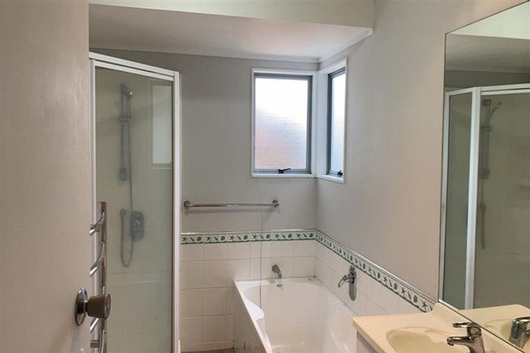 Photo of property in 114 Racecourse Road, Waiuku, 2123