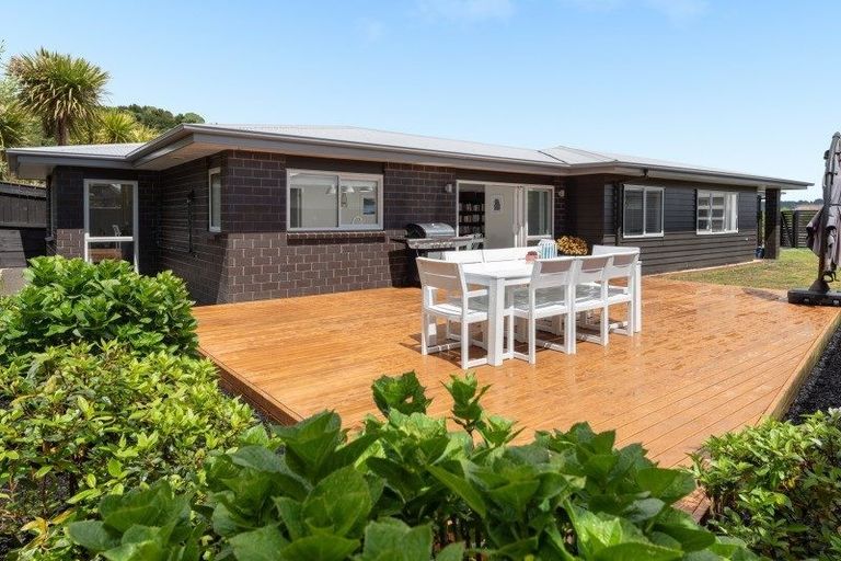 Photo of property in 15 Lakeview Quay, Pyes Pa, Tauranga, 3112