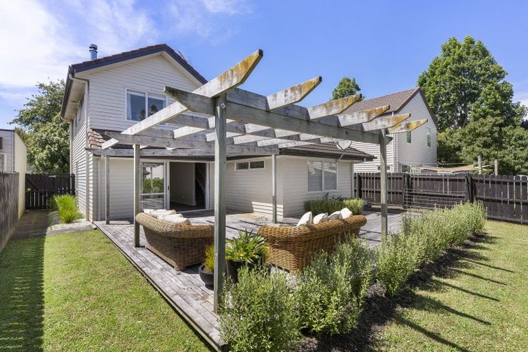 Photo of property in 38 Bruce Pulman Drive, Takanini, 2112