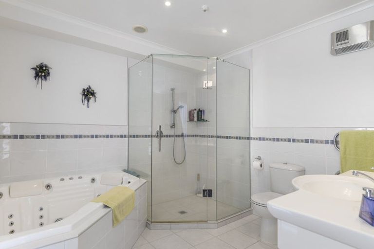 Photo of property in 45 Marine Parade, Mount Maunganui, 3116