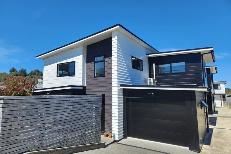 Photo of property in 42a Moeraki Road, Maoribank, Upper Hutt, 5018