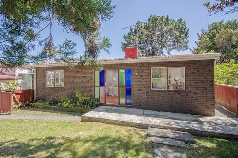 Photo of property in 99 Seabrook Avenue, New Lynn, Auckland, 0600