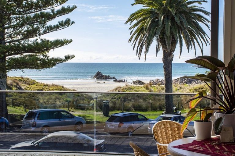 Photo of property in 30 Marine Parade, Mount Maunganui, 3116