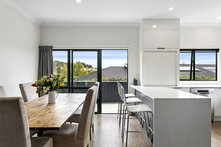 Photo of property in 73 Harvey Street, Waipahihi, Taupo, 3330