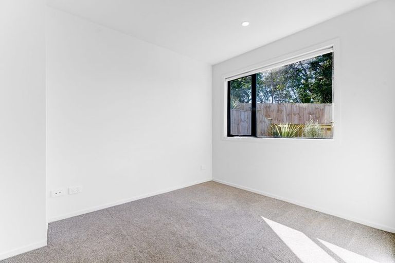 Photo of property in 11/9 Schnapper Rock Road, Greenhithe, Auckland, 0632