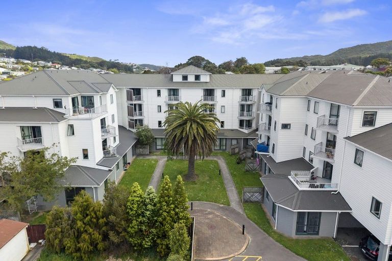 Photo of property in Palm Grove Apartments, 11/13d Palm Grove, Berhampore, Wellington, 6023