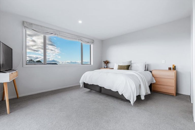 Photo of property in 5 Glendas Way, Acacia Bay, Taupo, 3385