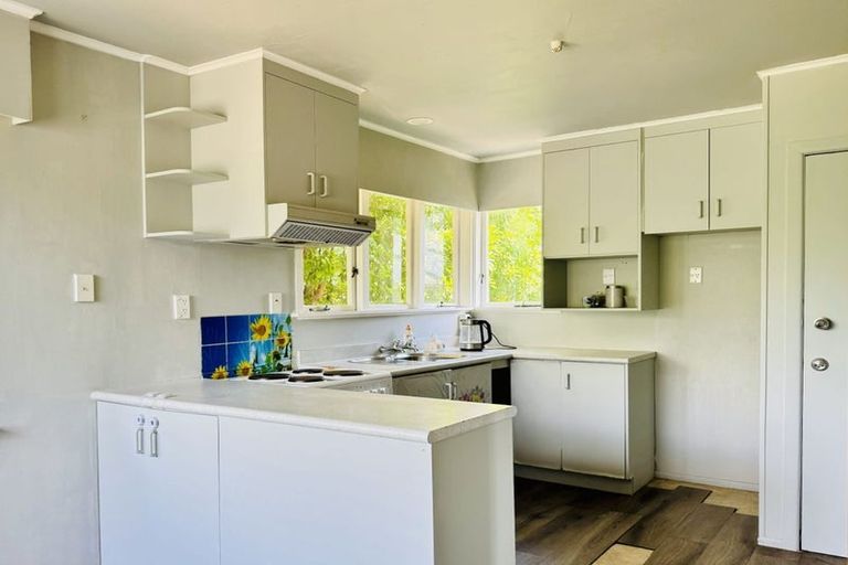 Photo of property in 81 Ennis Avenue, Pakuranga Heights, Auckland, 2010