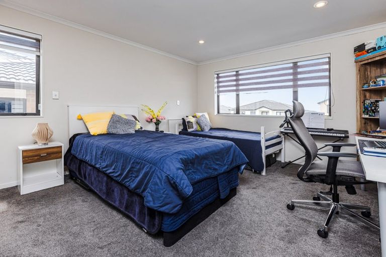 Photo of property in 32 Carrickdawson Drive, Flat Bush, Auckland, 2019