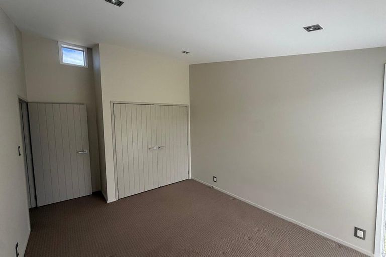 Photo of property in 112 Kittiwake Drive, Schnapper Rock, Auckland, 0632