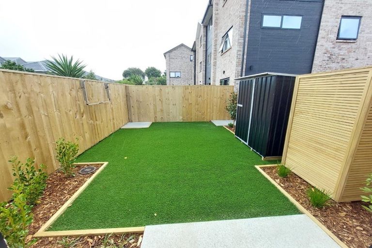 Photo of property in 1/57 Taikata Road, Te Atatu Peninsula, Auckland, 0610