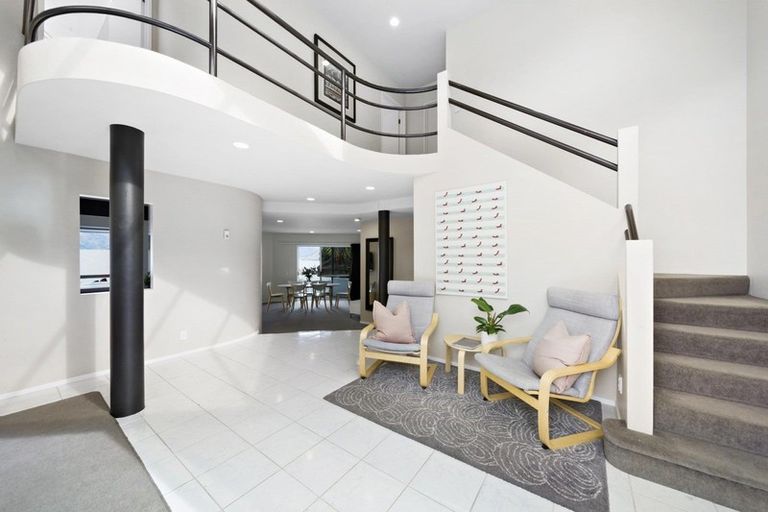 Photo of property in 2 Peregrine Place, Queenstown, 9300