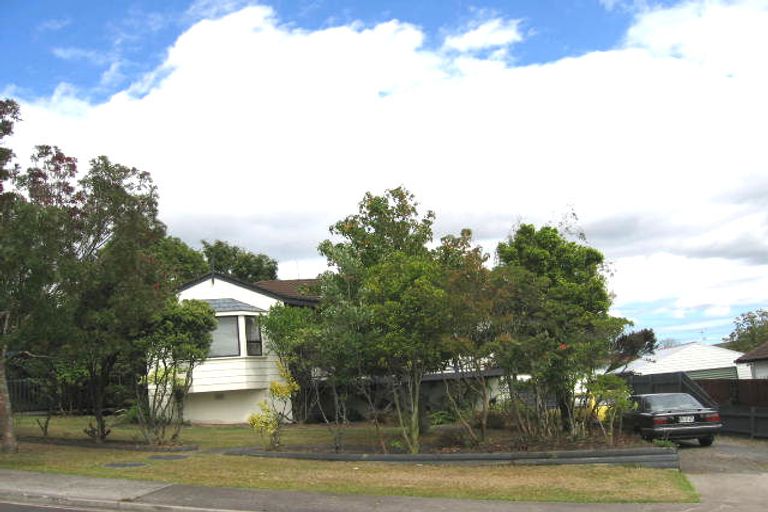 Photo of property in 30 Santiago Crescent, Unsworth Heights, Auckland, 0632