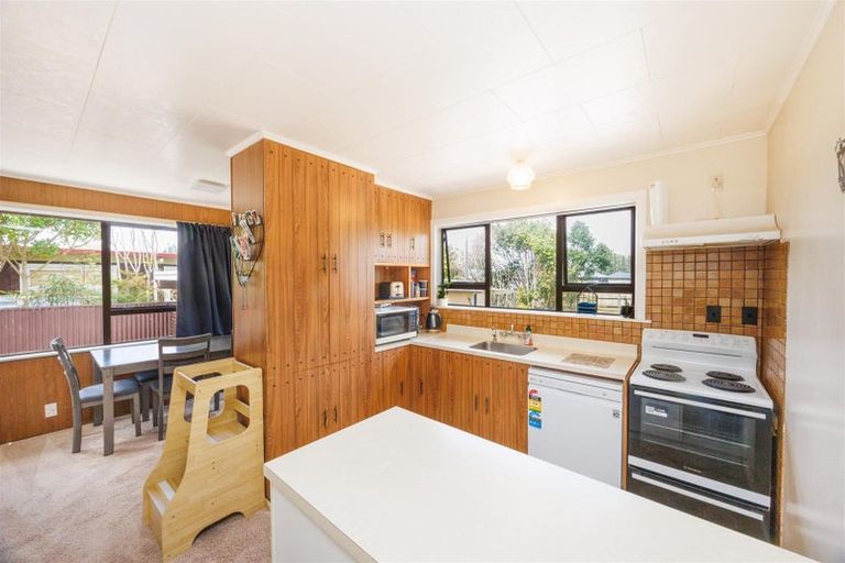 Photo of property in 2 Oaklea Avenue, Marton, 4710