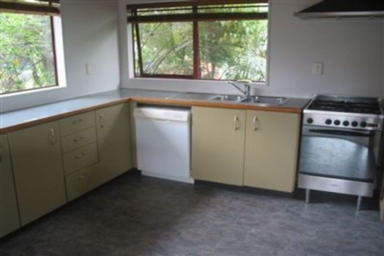 Photo of property in 1/43 Rawene Road, Birkenhead, Auckland, 0626
