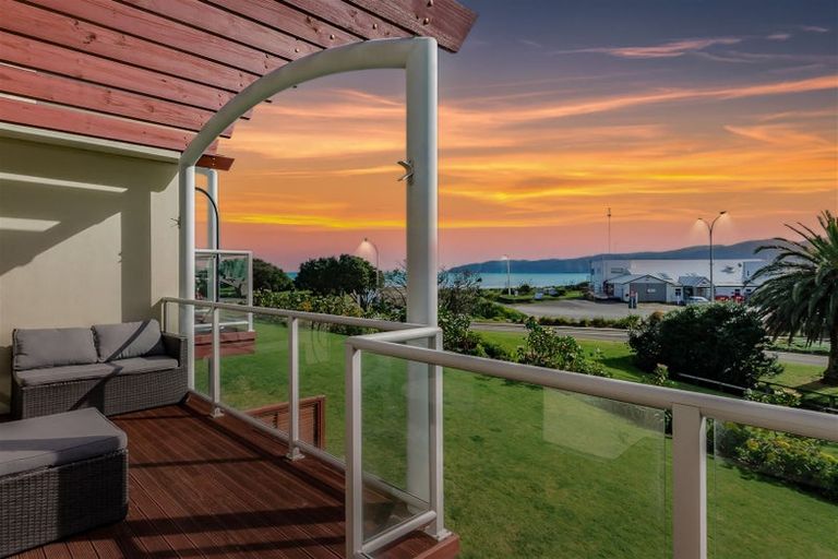 Photo of property in 4/1 Marine Parade, Paraparaumu Beach, Paraparaumu, 5032