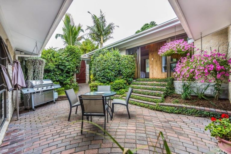 Photo of property in 3 Hebe Place, Birkenhead, Auckland, 0626