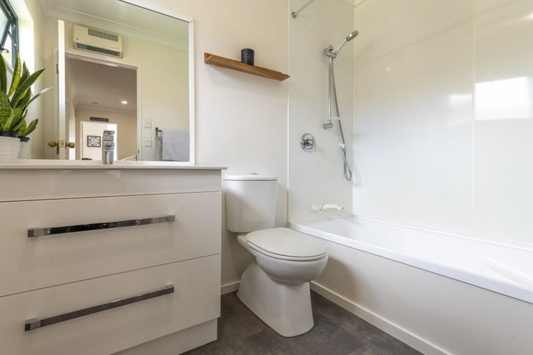 Photo of property in 203 Westchester Drive, Churton Park, Wellington, 6037