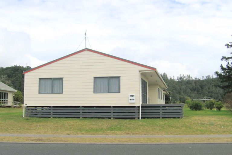 Photo of property in 142 Mayfair Avenue, Whangamata, 3620