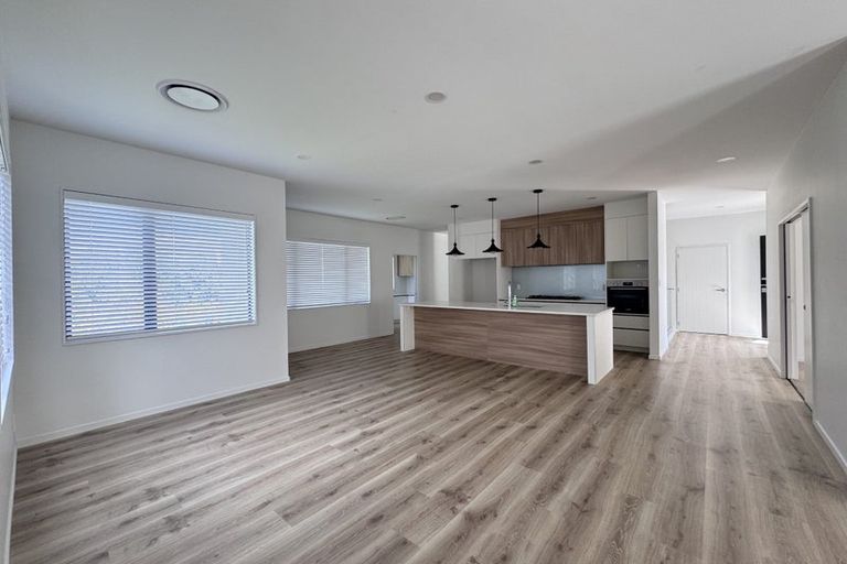 Photo of property in 88 Arran Drive, Orewa, 0931