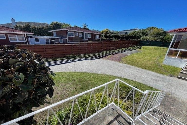 Photo of property in 2/11 Winscombe Street, Belmont, Auckland, 0622