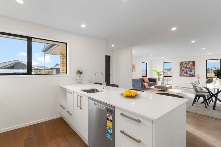 Photo of property in 24 Herridge Street, Woodend, 7691