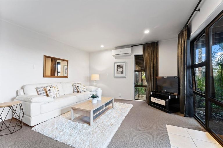 Photo of property in 5 Kotare Place, Sandspit, Warkworth, 0982