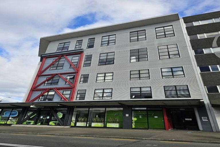 Photo of property in Urbane Apartments, 2/29 Webb Street, Mount Cook, Wellington, 6011