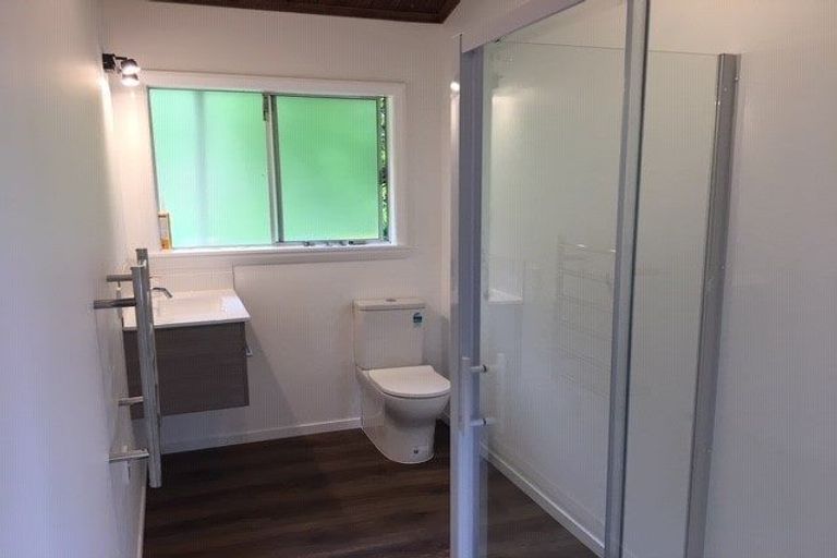 Photo of property in 37 Singers Road, Korokoro, Lower Hutt, 5012