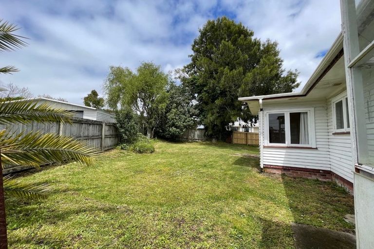 Photo of property in 6 Fairdene Avenue, Henderson, Auckland, 0610