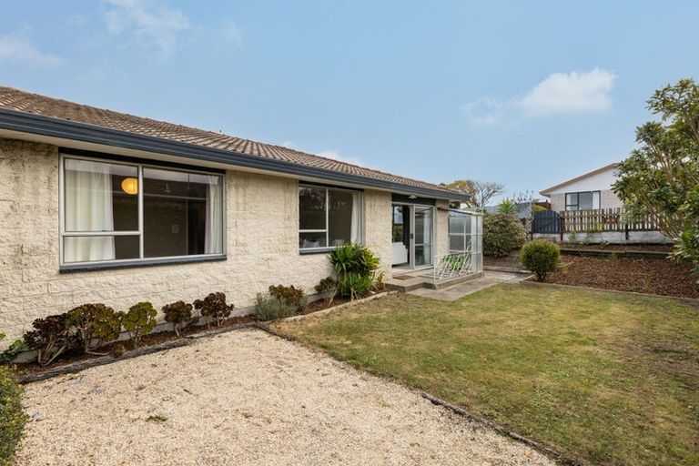 Photo of property in 2/8 Wanstead Place, Woolston, Christchurch, 8062