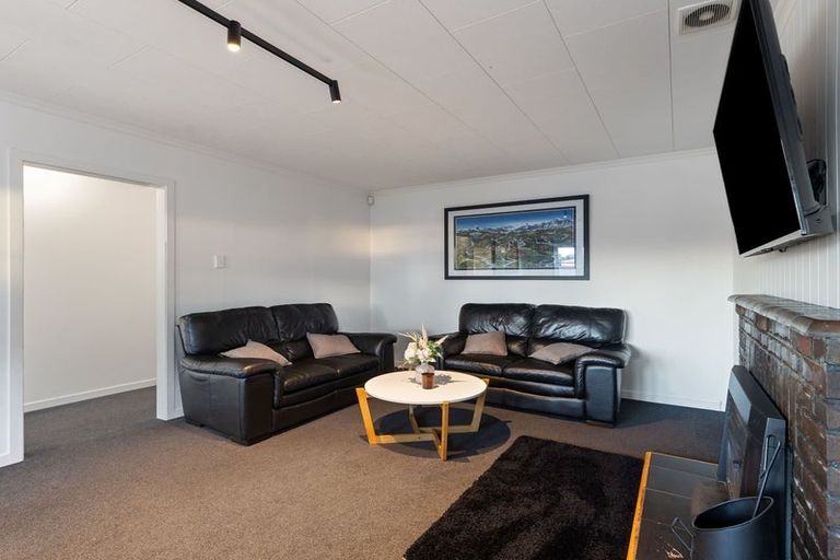 Photo of property in 256 Tremaine Avenue, Highbury, Palmerston North, 4412