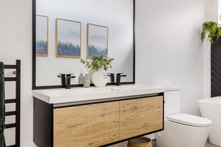 Photo of property in 162 Kupe Drive, Whitianga, 3510