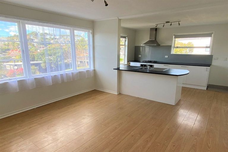 Photo of property in 33 Matipo Road, Mairangi Bay, Auckland, 0630