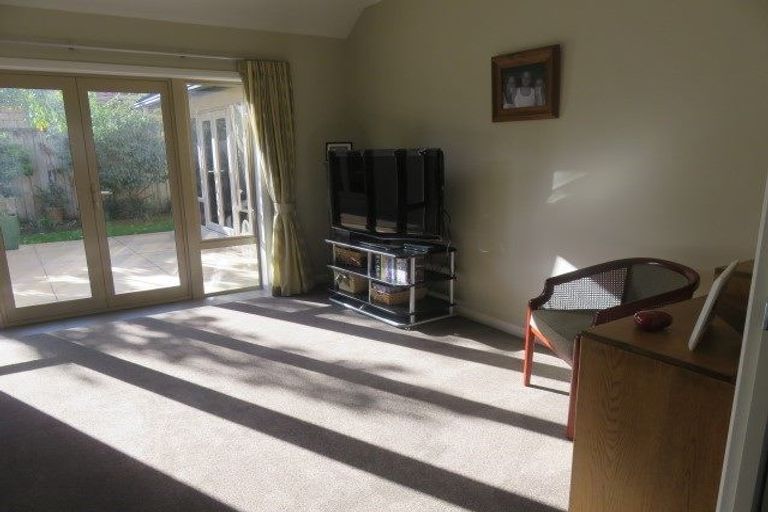 Photo of property in 2 Oldfield Court, Huntington, Hamilton, 3210