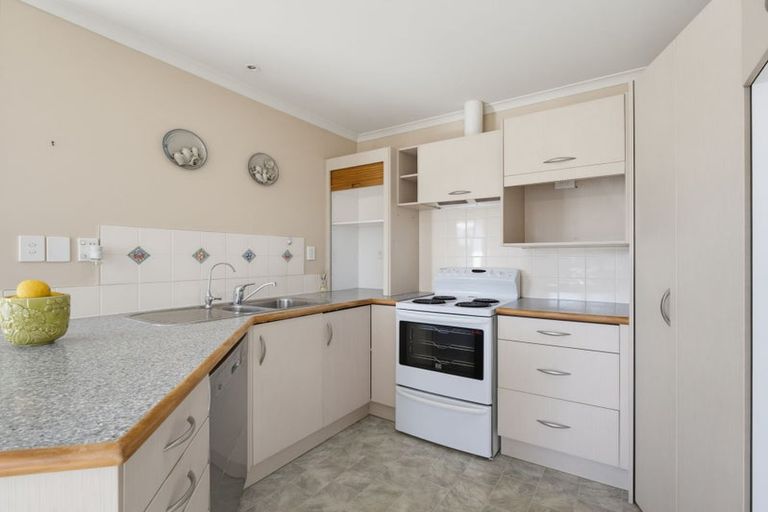 Photo of property in 8 Montrose Place, Pyes Pa, Tauranga, 3112