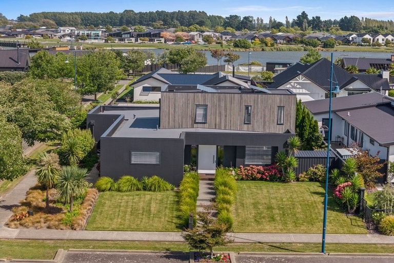 Photo of property in 2 Te Wairewa Street, Pegasus, 7612