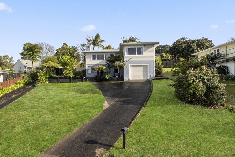 Photo of property in 19 Kashmir Road, Glen Eden, Auckland, 0602