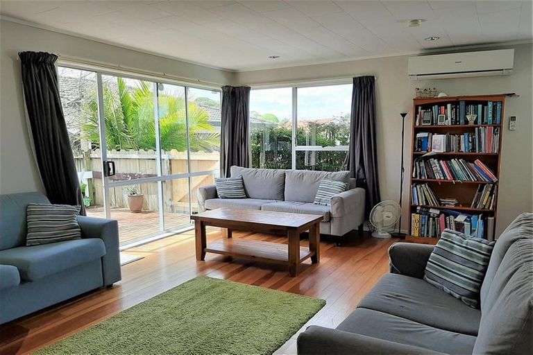 Photo of property in 1/7 Studfall Street, Pakuranga Heights, Auckland, 2010