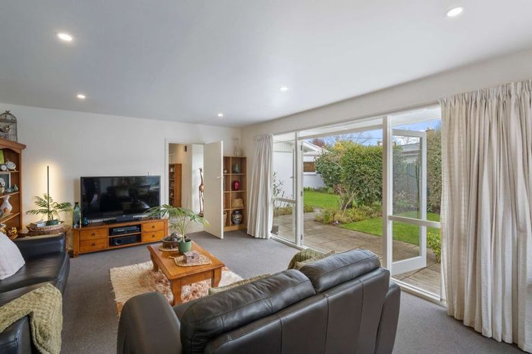 Photo of property in 73 Greendale Avenue, Avonhead, Christchurch, 8042