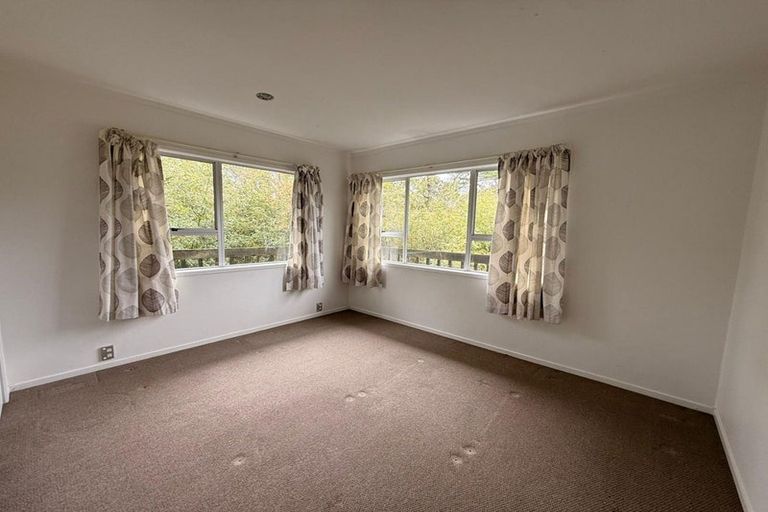 Photo of property in 223 Beach Haven Road, Beach Haven, Auckland, 0626