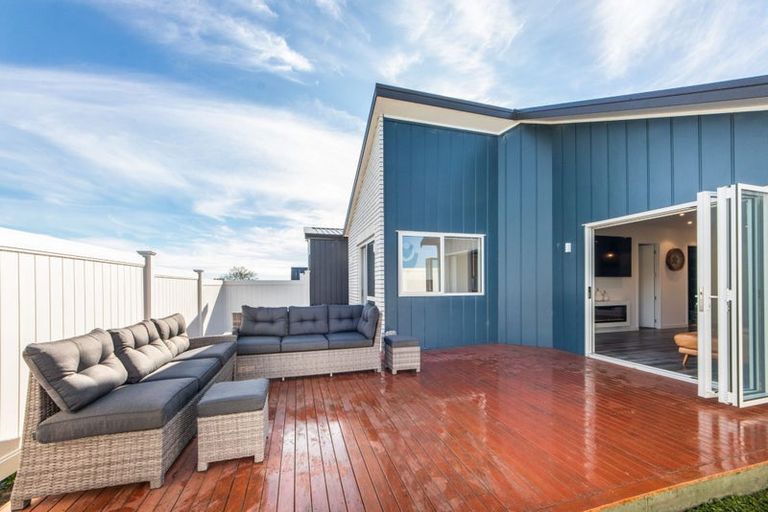 Photo of property in 2 Morus Road, Massey, Auckland, 0614