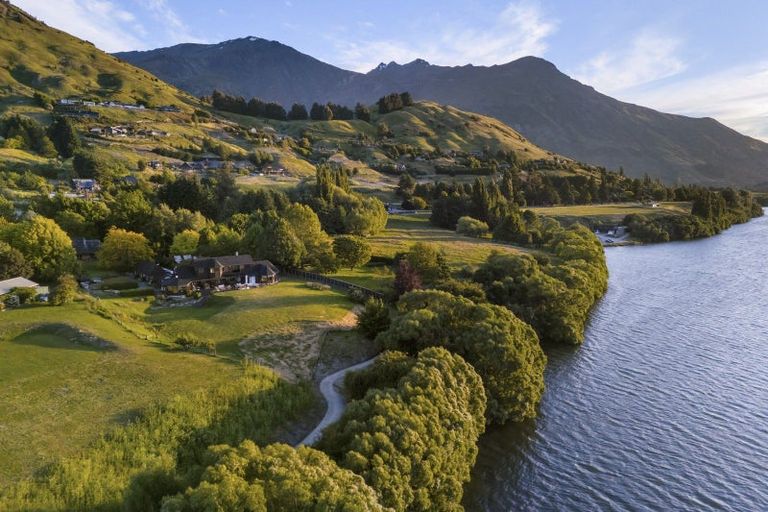 Photo of property in 9 Arrowtown-lake Hayes Road, Arrowtown, Queenstown, 9371
