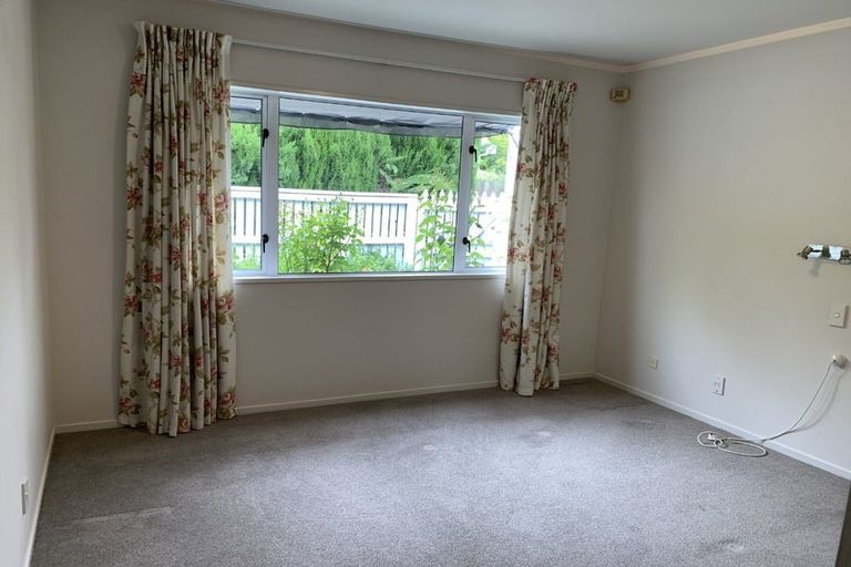 Photo of property in 11 Memorial Avenue, Ilam, Christchurch, 8053